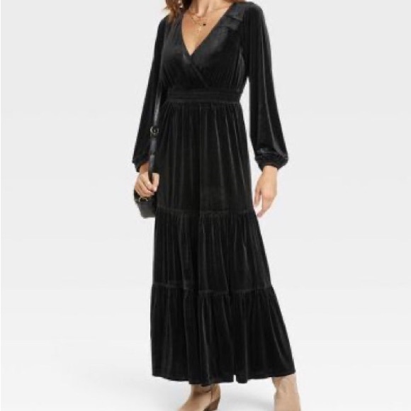 Knox Rose Velvet Maxi Dress - Picture 3 of 4